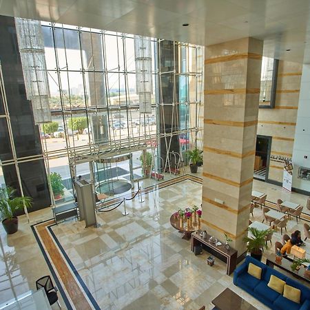 Millennium Hotel & Convention Centre Kuwait Kuveyt Dış mekan fotoğraf Lobby of the hotel