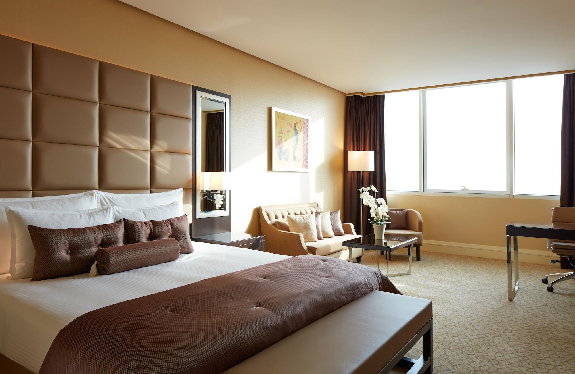 Millennium Hotel & Convention Centre Kuwait Kuveyt Dış mekan fotoğraf A room at the hotel