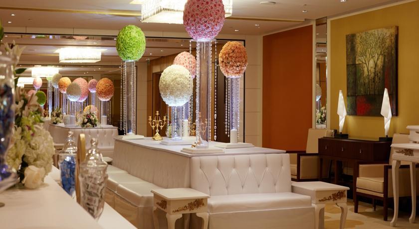 Millennium Hotel & Convention Centre Kuwait Kuveyt Dış mekan fotoğraf The lobby of the hotel