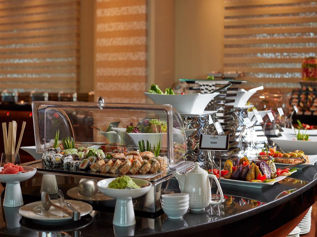 Millennium Hotel & Convention Centre Kuwait Kuveyt Dış mekan fotoğraf A buffet at a hotel
