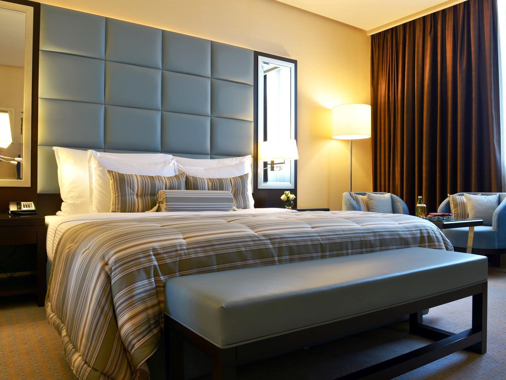 Millennium Hotel & Convention Centre Kuwait Kuveyt Dış mekan fotoğraf A bedroom at the hotel