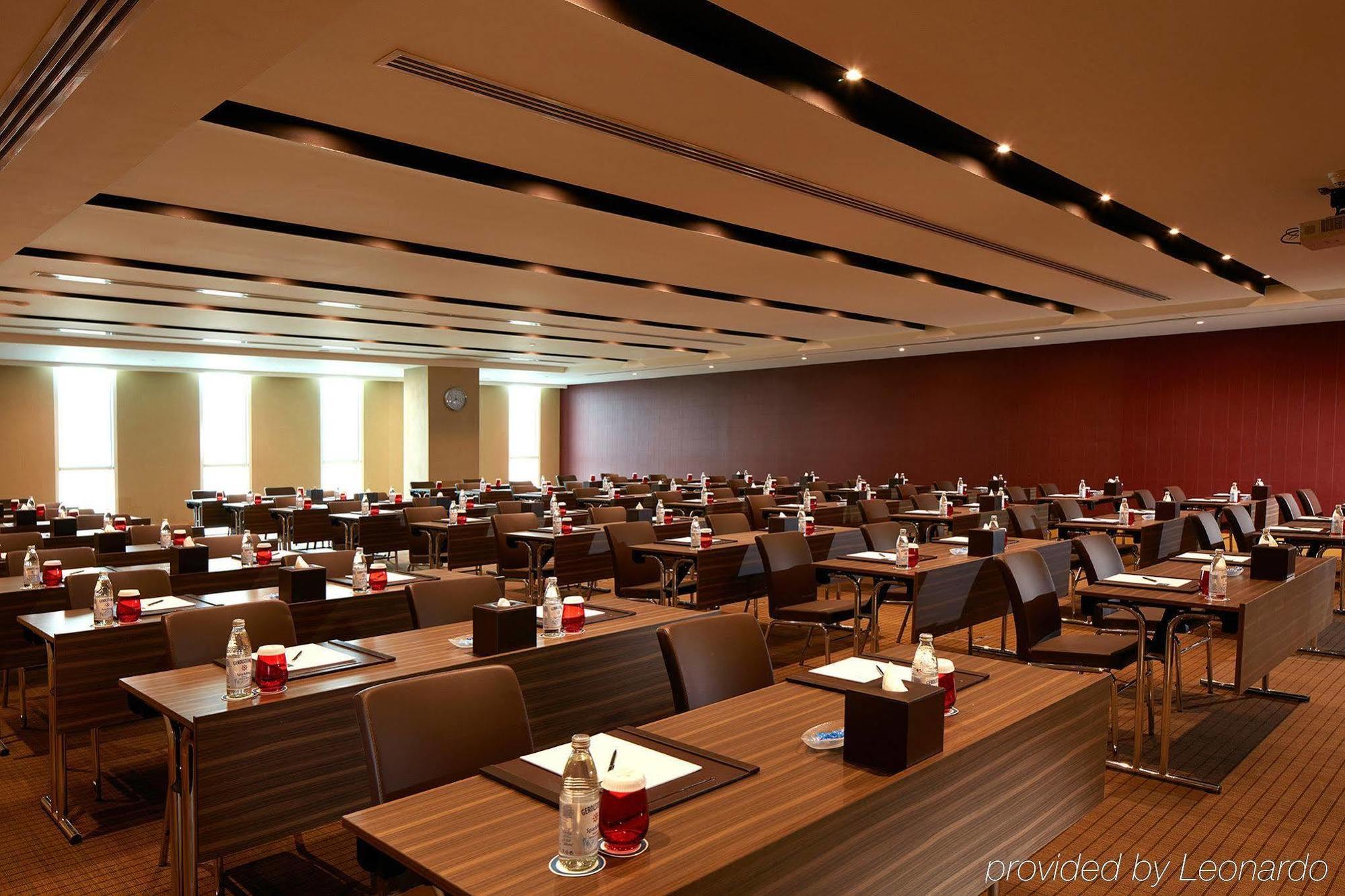 Millennium Hotel & Convention Centre Kuwait Kuveyt Dış mekan fotoğraf The 2008 conference room