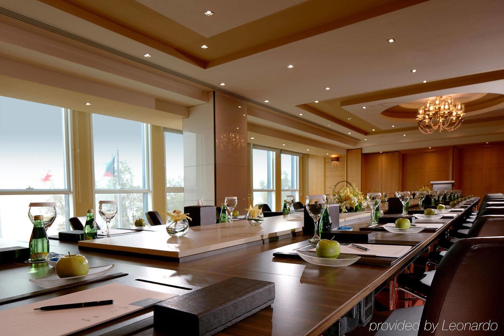 Millennium Hotel & Convention Centre Kuwait Kuveyt Dış mekan fotoğraf Meeting room