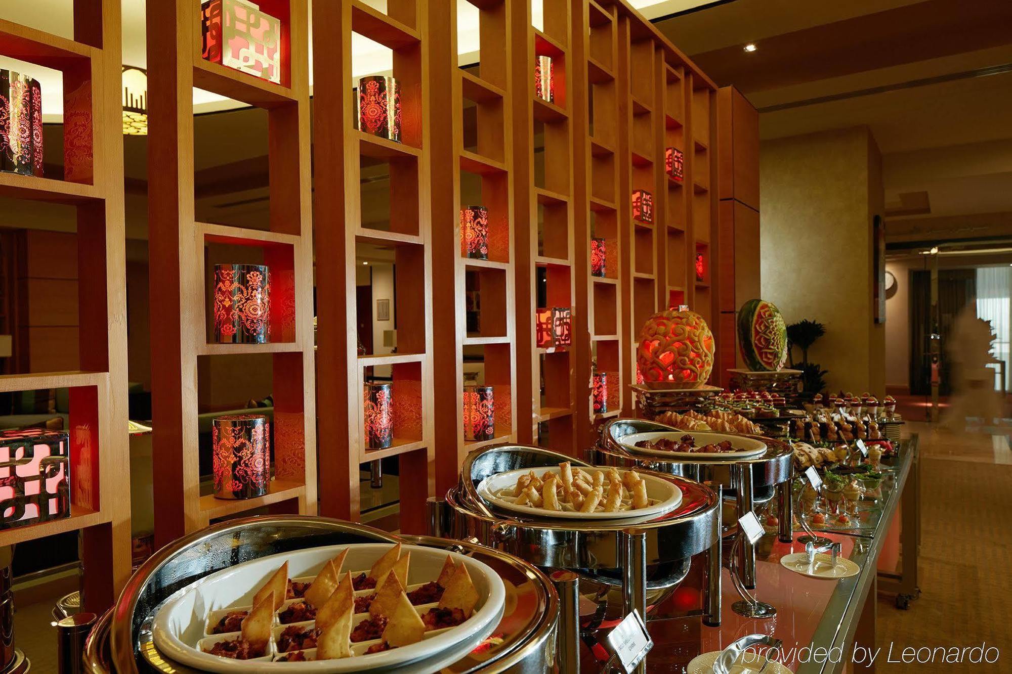 Millennium Hotel & Convention Centre Kuwait Kuveyt Dış mekan fotoğraf A buffet at a hotel