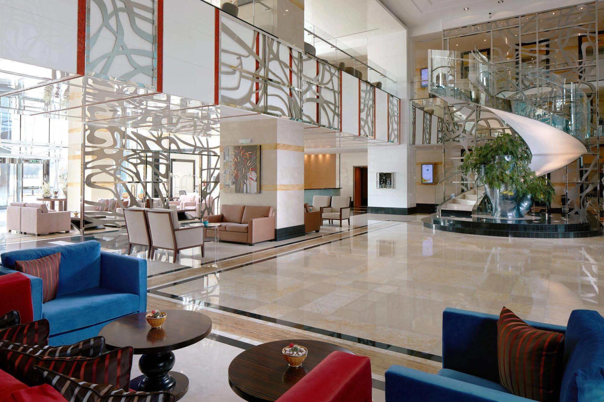 Millennium Hotel & Convention Centre Kuwait Kuveyt Dış mekan fotoğraf Lobby